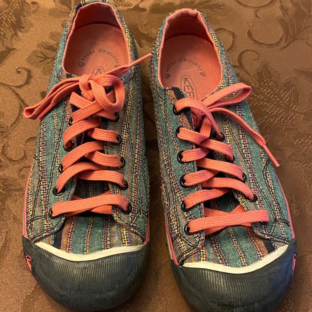 Keen Coronado Canvas sneakers size 8